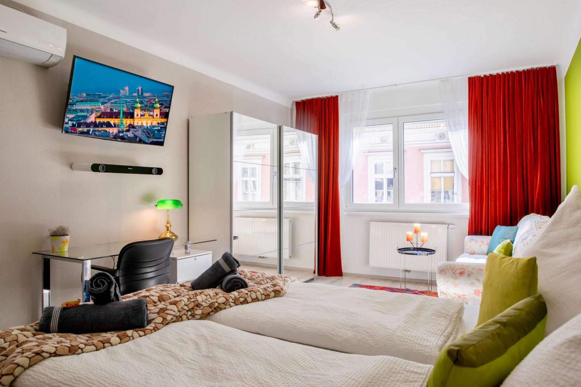 Stylishly Colorful & In - Wifi Apartment Wien