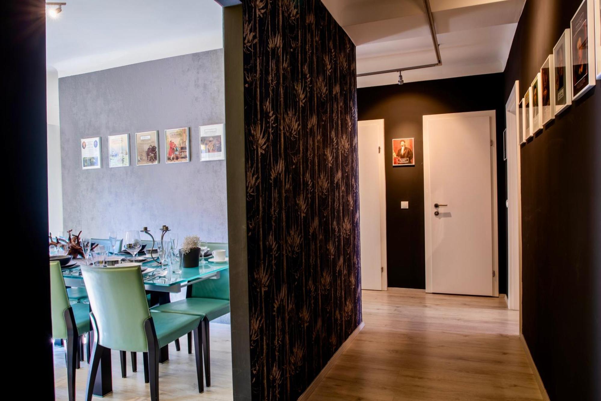 Stylishly Colorful & In - Wifi Apartment
