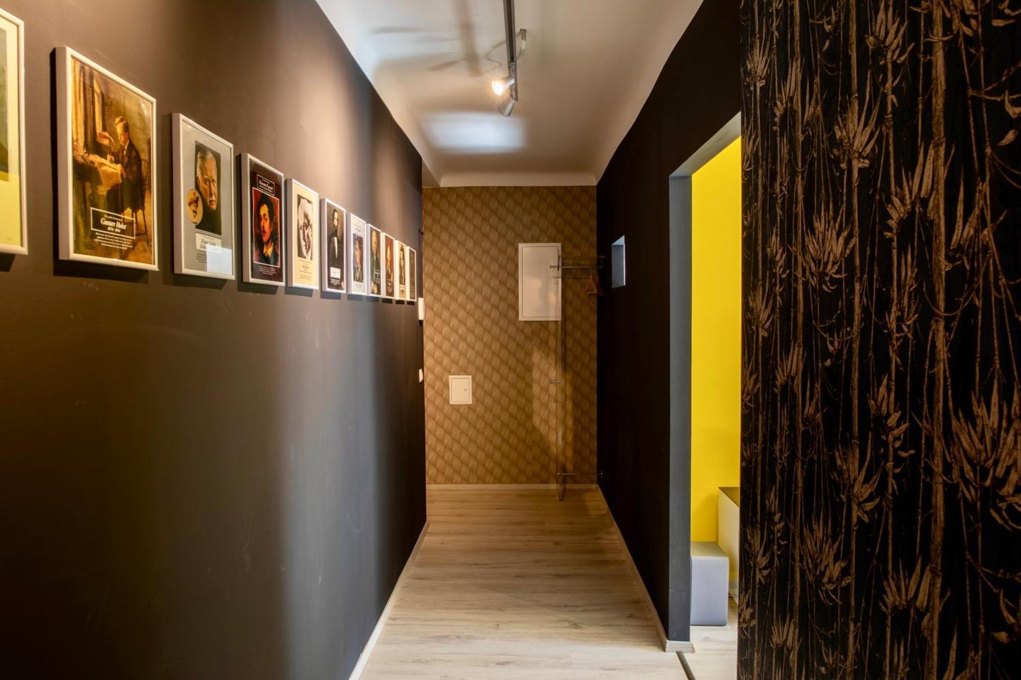 Apartment Stylishly Colorful & In - Wifi *